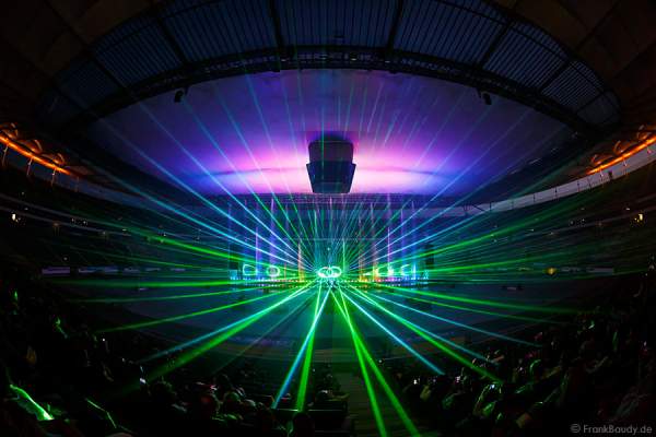 Wasserspektakel AQUANARIO 2014 in der Commerzbank-Arena in Frankfurt