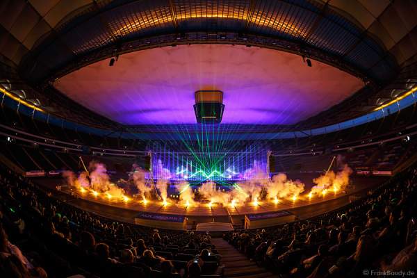 Wasserspektakel AQUANARIO 2014 in der Commerzbank-Arena in Frankfurt