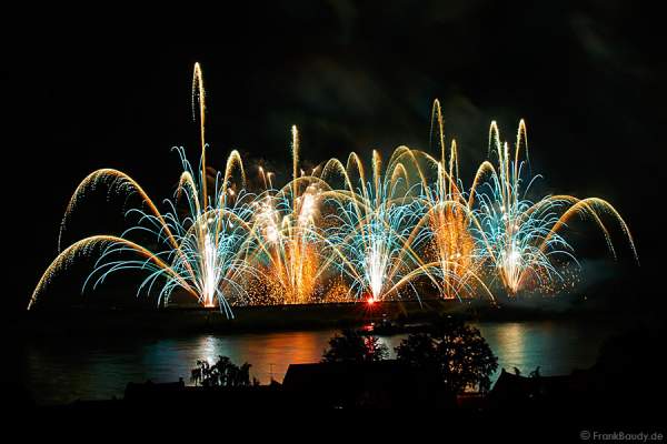 Feuerwerk Gravity bei Rhein in Flammen 2014 in Oberwesel