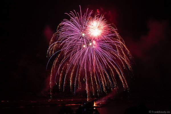 Feuerwerk Gravity bei Rhein in Flammen 2014 in Oberwesel