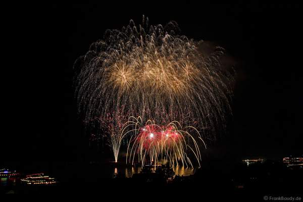 Feuerwerk Gravity bei Rhein in Flammen 2014 in Oberwesel