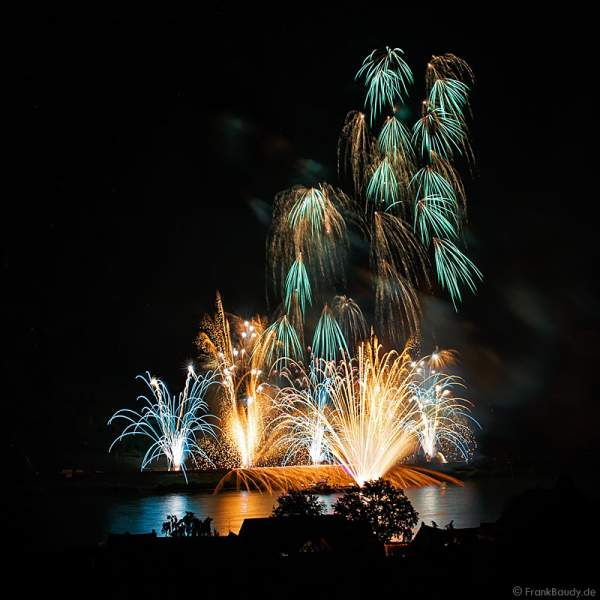 Feuerwerk Gravity bei Rhein in Flammen 2014 in Oberwesel