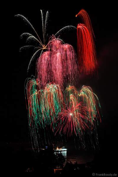 Feuerwerk Gravity bei Rhein in Flammen 2014 in Oberwesel