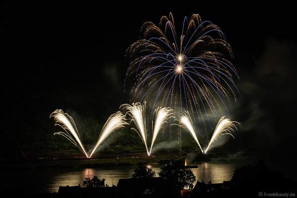 Feuerwerk Gravity bei Rhein in Flammen 2014 in Oberwesel