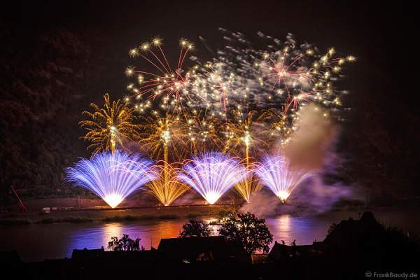 Feuerwerk Gravity bei Rhein in Flammen 2014 in Oberwesel