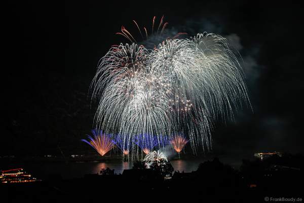 Feuerwerk Gravity bei Rhein in Flammen 2014 in Oberwesel