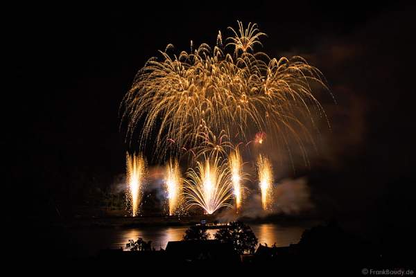 Feuerwerk Gravity bei Rhein in Flammen 2014 in Oberwesel