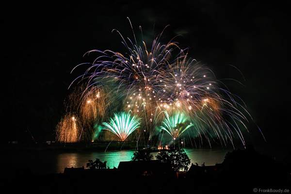 Feuerwerk Gravity bei Rhein in Flammen 2014 in Oberwesel