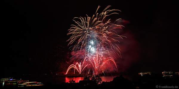 Feuerwerk Gravity bei Rhein in Flammen 2014 in Oberwesel