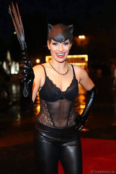 Als Catwoman kam Moderatorin Annica Hansen zur Horror Glam Night 2014