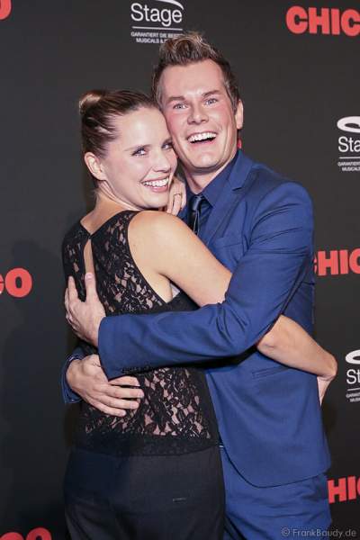 Moderator Malte Arkona mit Begleitung