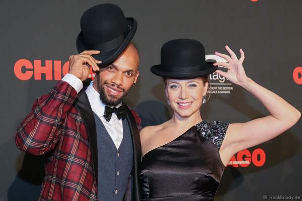 Musicaldarsteller Wietske van Tongeren und Gino Emnes