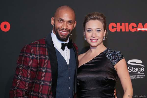 Musicaldarsteller Wietske van Tongeren und Gino Emnes