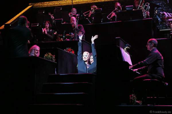 Hauptdarsteller Chicago Stuttgart Carien Keizer als Roxie Hart und Lana Gordon als Velma Kelly