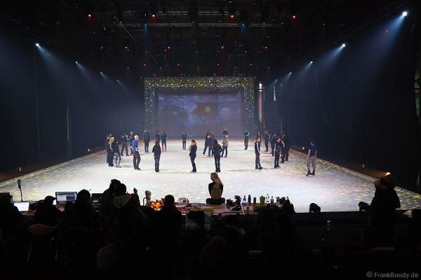 Das PASSION-Ensemble von Holiday on Ice bei den Proben