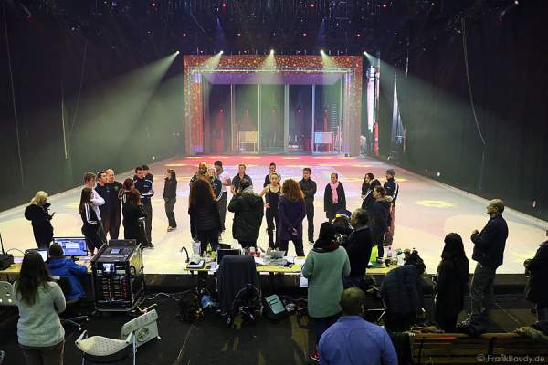 Das PASSION-Ensemble von Holiday on Ice bei den Proben