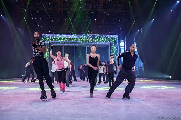 Das PASSION-Ensemble von Holiday on Ice bei den Proben