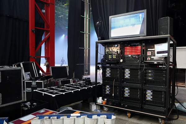 Backstage Holiday on Ice