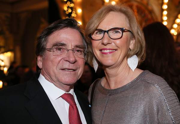 Elmar Wepper mit Frau Anita Wepper bei der Carreras Gala am 18.12.2014 im Europa-Park in Rust
