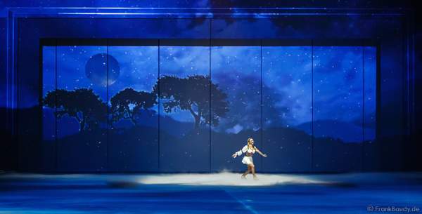 Annette Dytrt bei Holiday on Ice PASSION