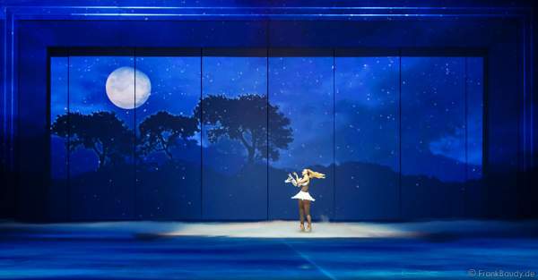 Annette Dytrt bei Holiday on Ice PASSION