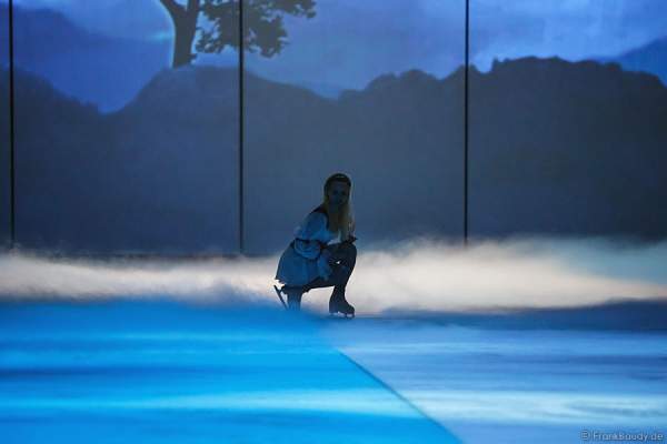 Annette Dytrt bei Holiday on Ice PASSION