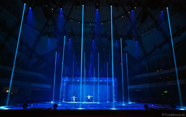 Pernelle Carron und Lloyd Jones bei Holiday on Ice PASSION