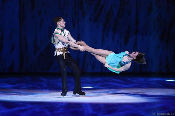 Pernelle Carron und Lloyd Jones bei Holiday on Ice PASSION