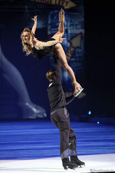Pernelle Carron und Lloyd Jones bei Holiday on Ice PASSION
