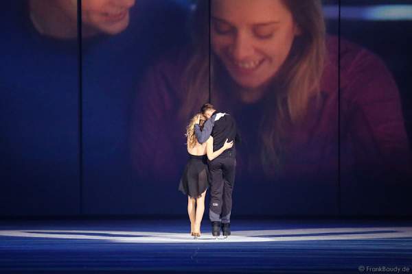 Pernelle Carron und Lloyd Jones bei Holiday on Ice PASSION