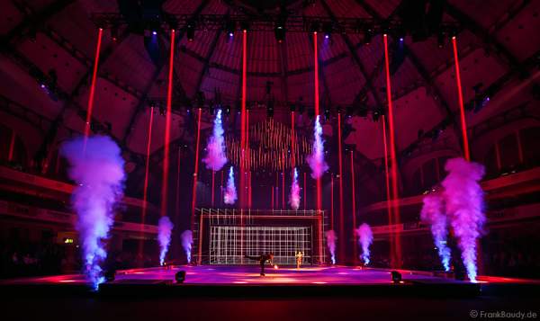 Jay-s Ollier mit Feuer bei Holiday on Ice PASSION