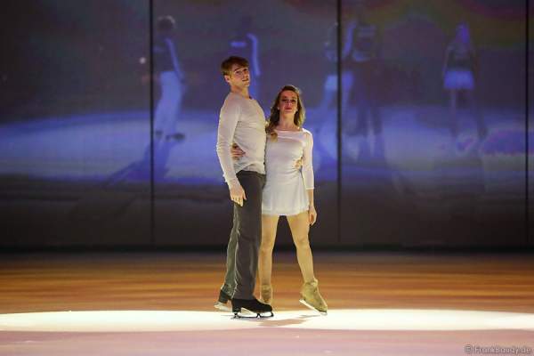 Pernelle Carron und Lloyd Jones bei Holiday on Ice PASSION