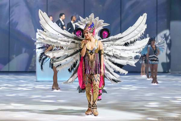 Annette Dytrt bei Holiday on Ice PASSION