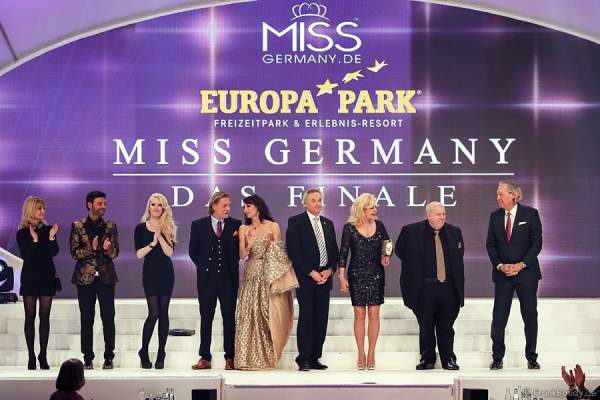 VIP-Jury: Anja Hörnich-Clüver, Francèk Prsà, Mirja du Mont, Ingo Lenßen, Anna Maria Kaufmann, Jürgen Mack, Tessy Pavelková, Reiner Calmund, Prof. Dr. Dr. Werner Mang bei der Miss Germany 2015 Wahl im Europa-Park