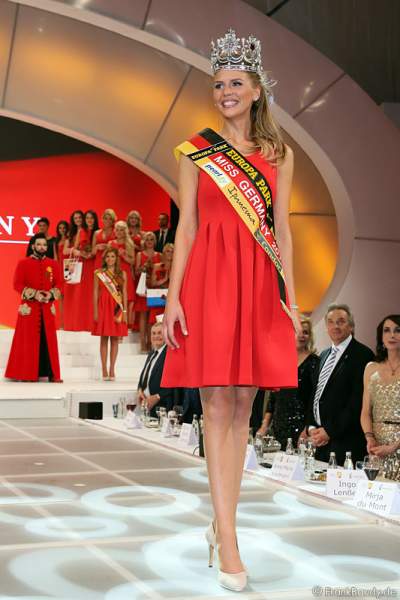 Miss Germany 2015 - Olga Hoffmann (Miss Pearl.tv 2015) beim Finale im Europa-Park