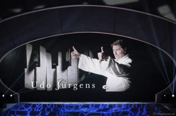 Hommage an Udo Jürgens bei der Wahl der Miss Germany 2015 im Europa-Park
