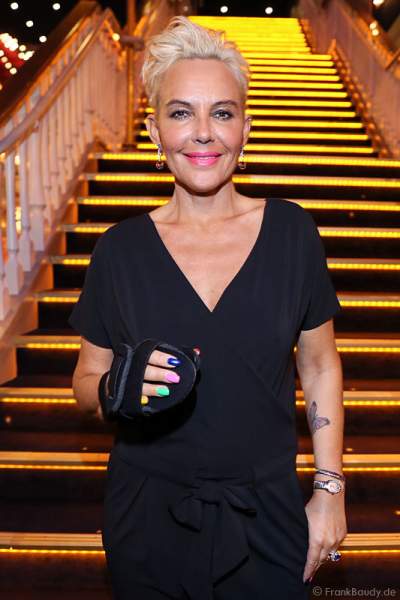 Natascha Ochsenknecht mit Verletzung beim Miss Germany 2015 Finale im Europa-Park