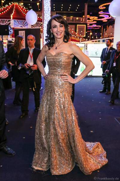 Anna Maria Kaufmann im Abendkleid bei der Wahl der Miss Germany 2015 im Europa-Park