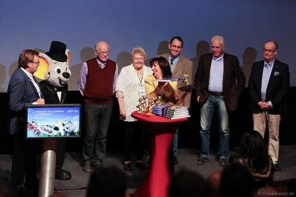 Für langjährige Begleiter des Europa-Park gab es eine Ehrung mit Pokal und Bildband
