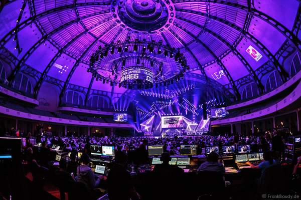 Blick vom FOH beim PRG LEA - Live Entertainment Award 2015 (LEA Award) in der Frankfurter Festhalle