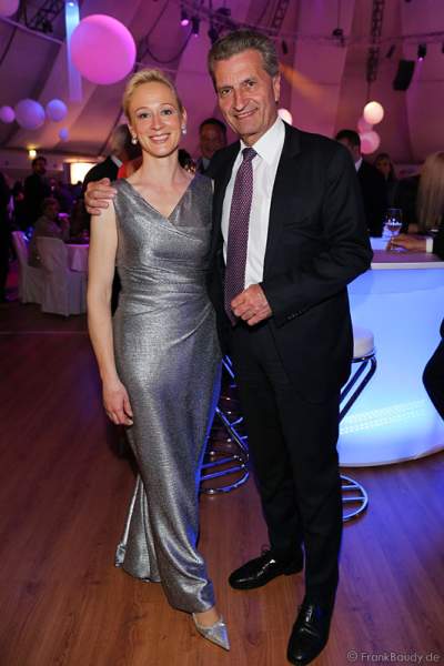 Günther Oettinger mit Lebensgefährtin Friederike Beyer bei der After-Show-Party des Radio Regenbogen Award 2015