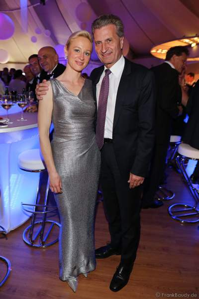 Günther Oettinger mit Lebensgefährtin Friederike Beyer beim Radio Regenbogen Award 2015