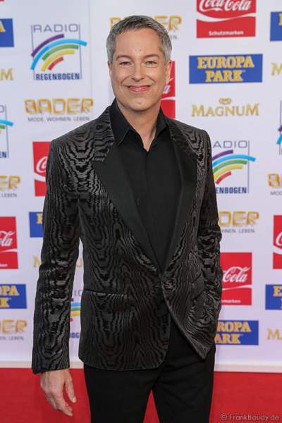 Thomas Hermanns auf dem roten Teppich beim Radio Regenbogen Award 2015