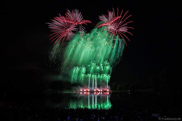 Feuerwerk bei Rhein in Flammen - Bonn 2015