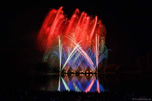 Feuerwerk von Weco bei Rhein in Flammen - Bonn 2015