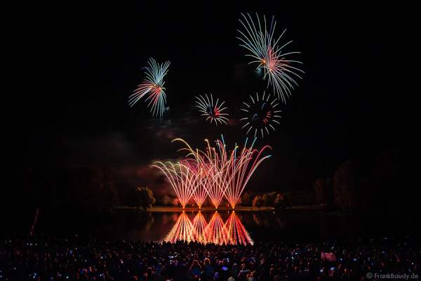 Feuerwerk bei Rhein in Flammen - Bonn 2015