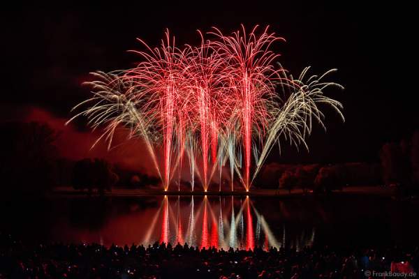 Musikfeuerwerk bei Rhein in Flammen - Bonn 2015