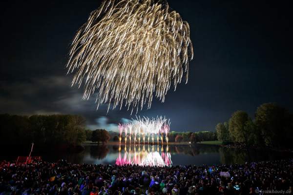 Feuerwerk bei Rhein in Flammen - Bonn 2015