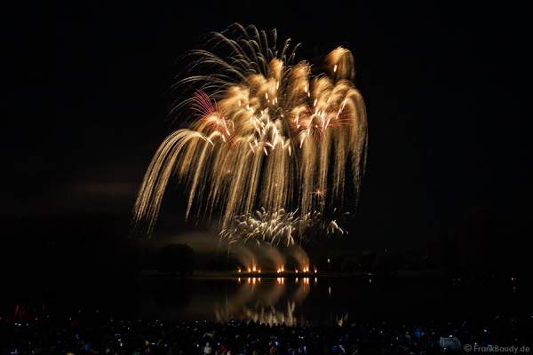 Feuerwerk bei Rhein in Flammen - Bonn 2015