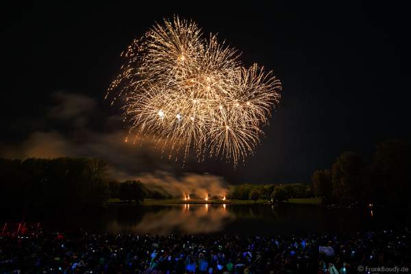 Feuerwerk bei Rhein in Flammen - Bonn 2015